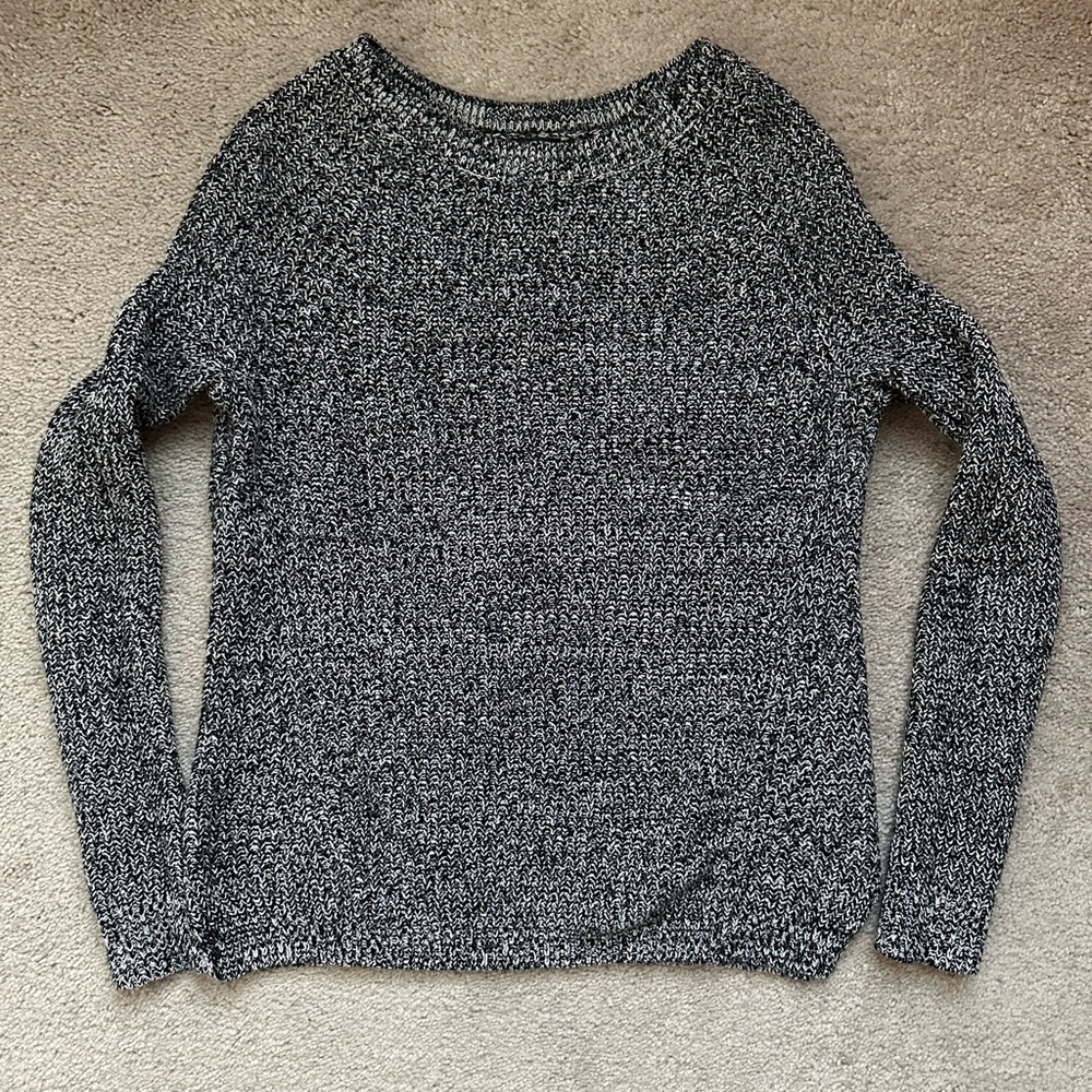 Cozy Black/White Crew Neck Sweater with Split Side Hem